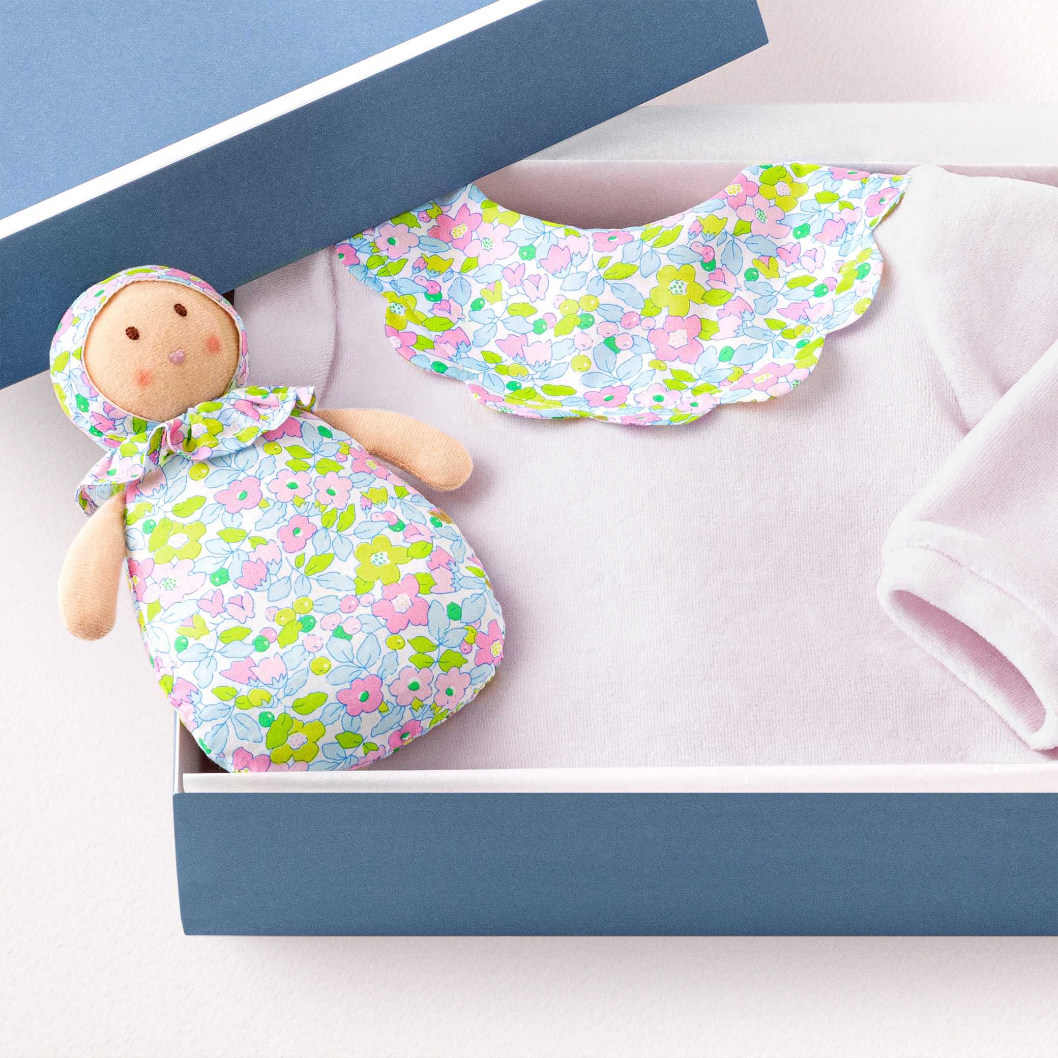 Newborn gift ideas for girls